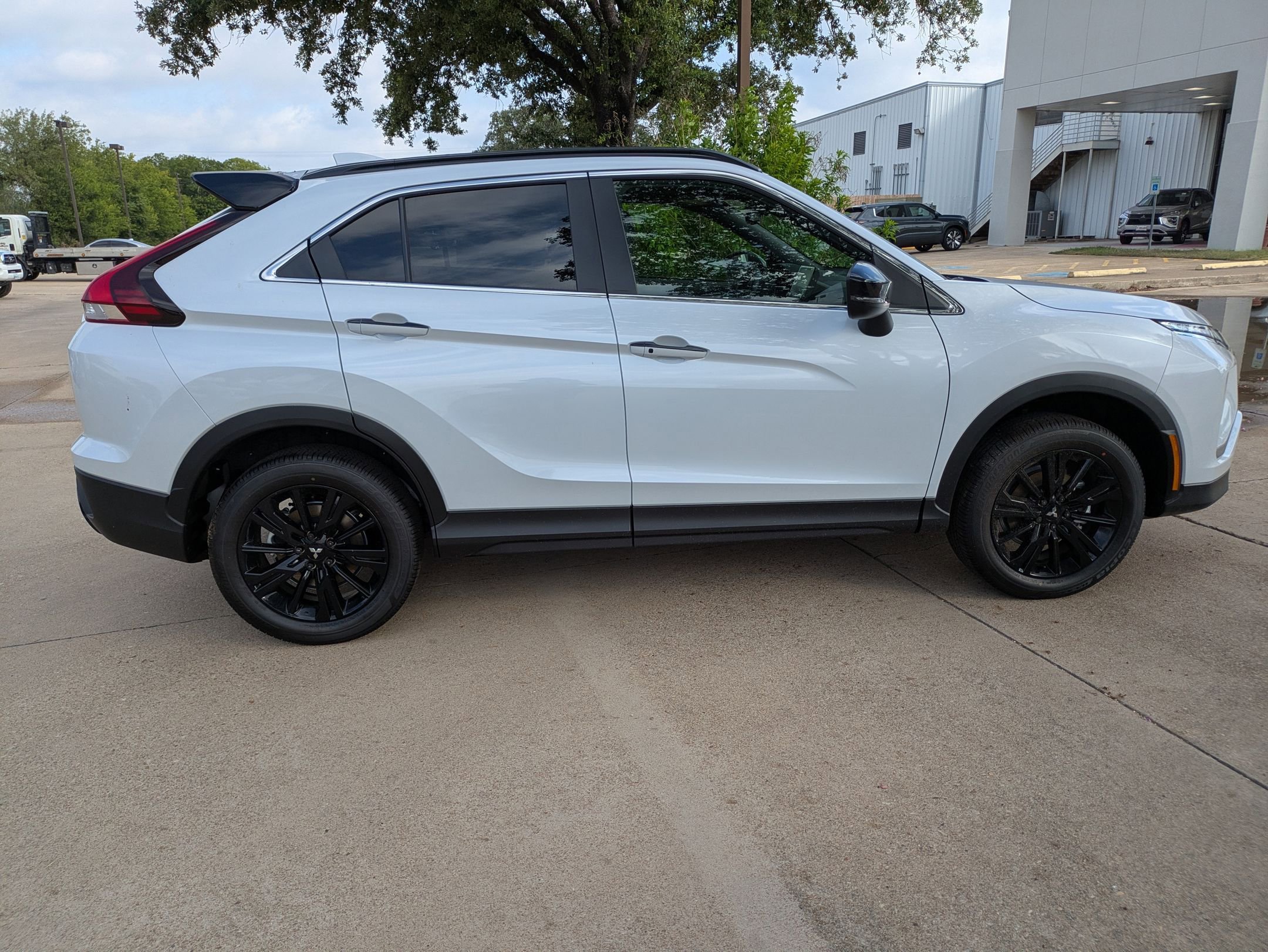 2025 Mitsubishi Eclipse Cross Black Edition - Photo 6