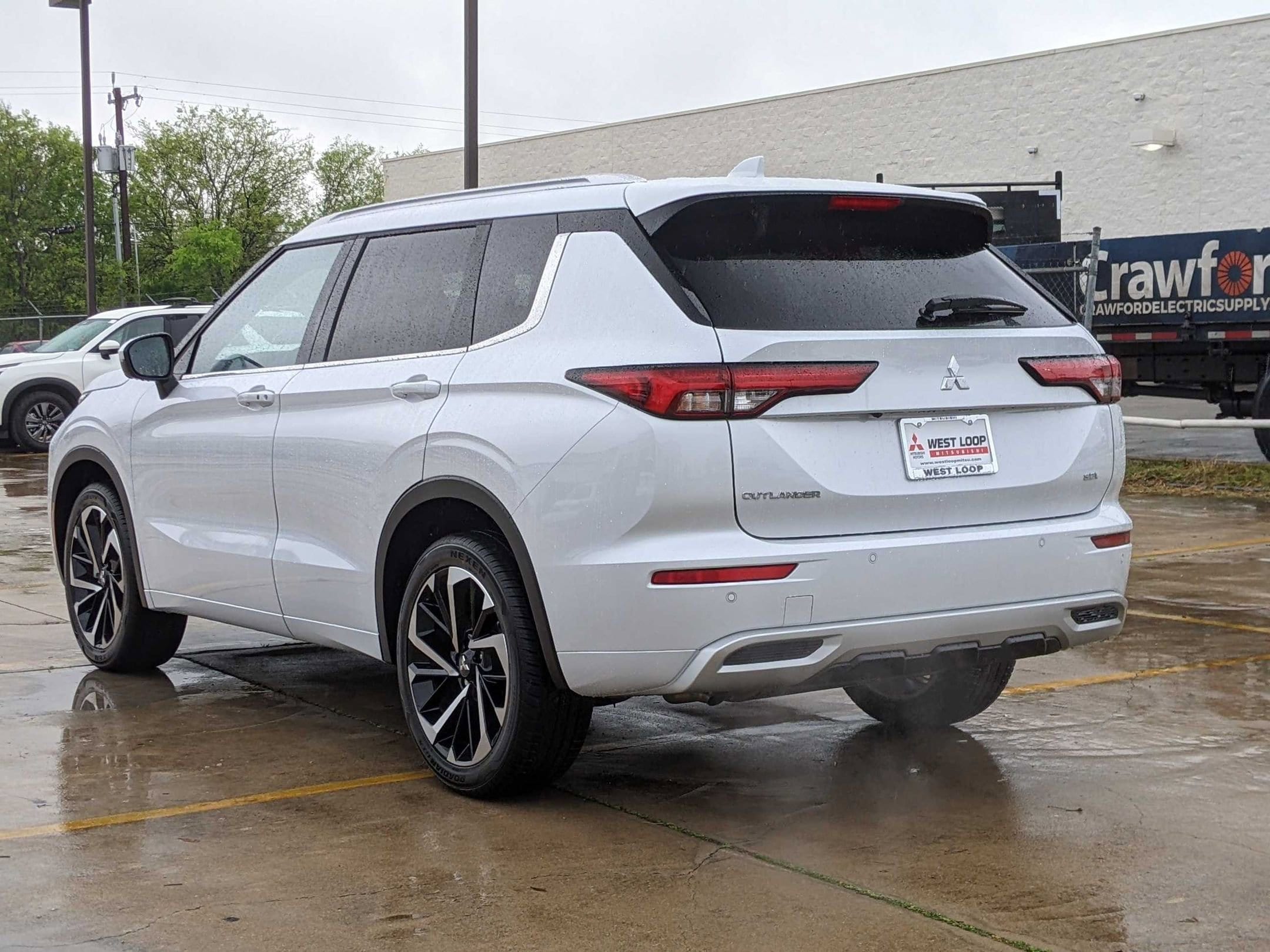 Used 2024 Mitsubishi Outlander SEL with VIN JA4J3WA81RZ034485 for sale in San Antonio, TX
