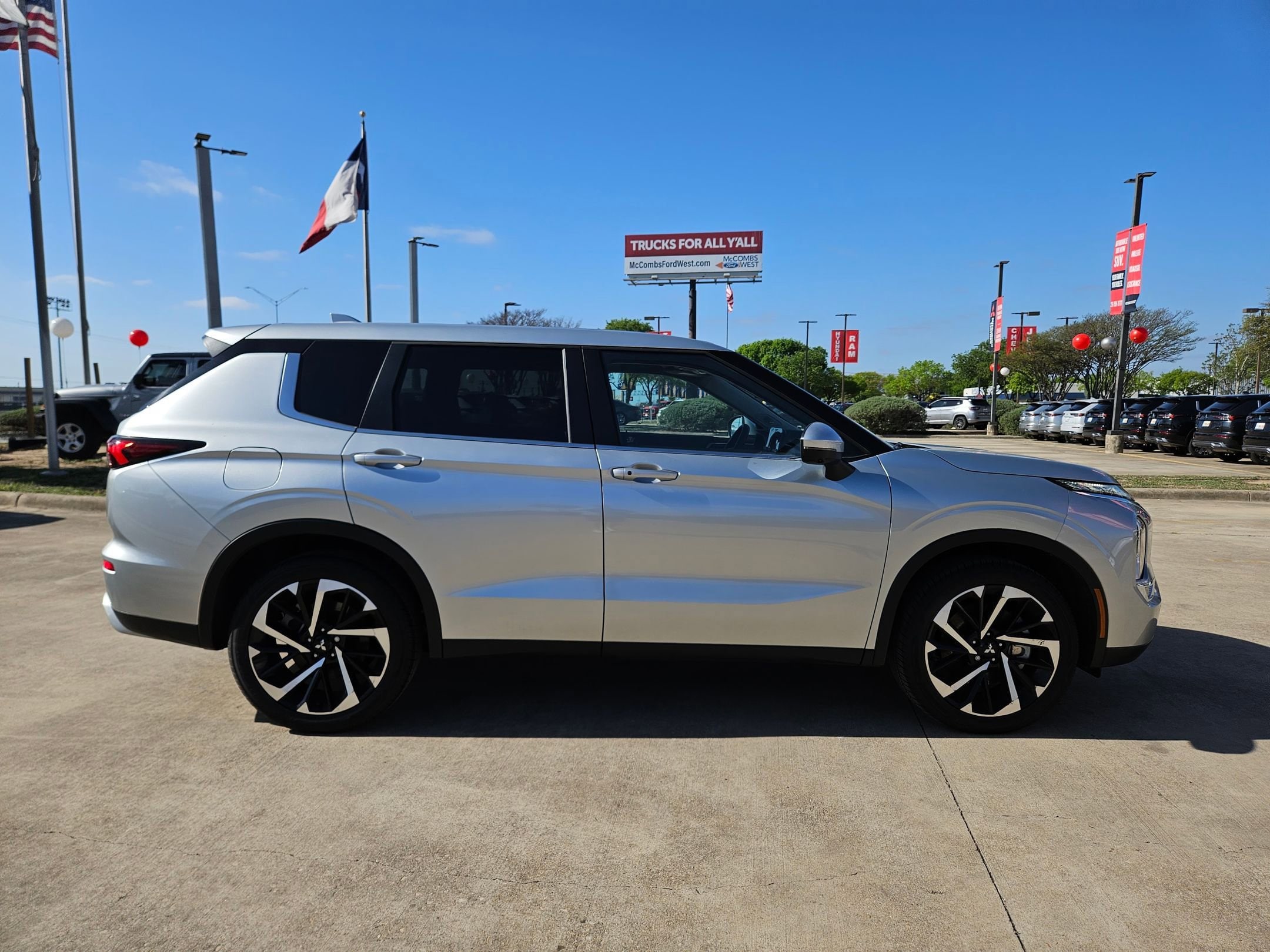 2024 Mitsubishi Outlander SE - Photo 6