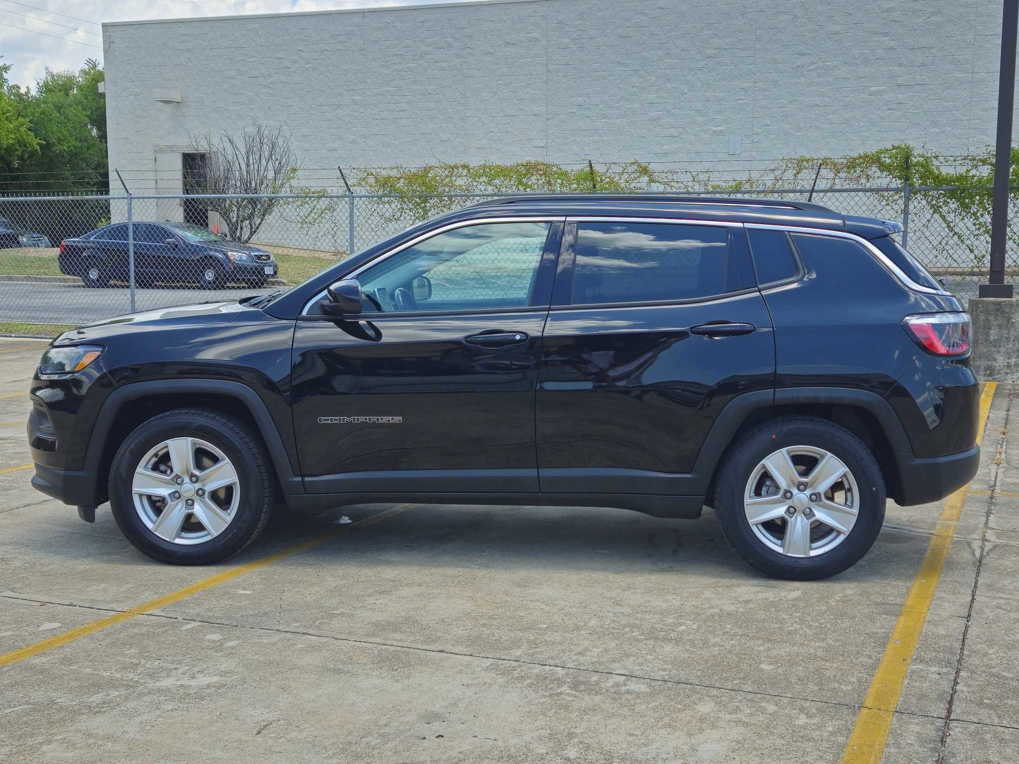 Used 2022 Jeep Compass Latitude with VIN 3C4NJCBB7NT103414 for sale in San Antonio, TX