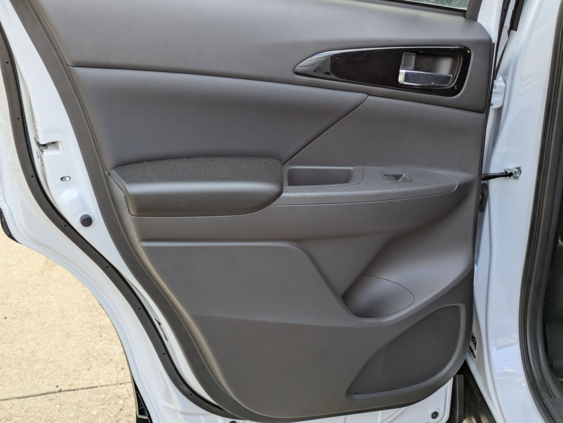 2025 Mitsubishi Eclipse Cross Black Edition - Photo 14
