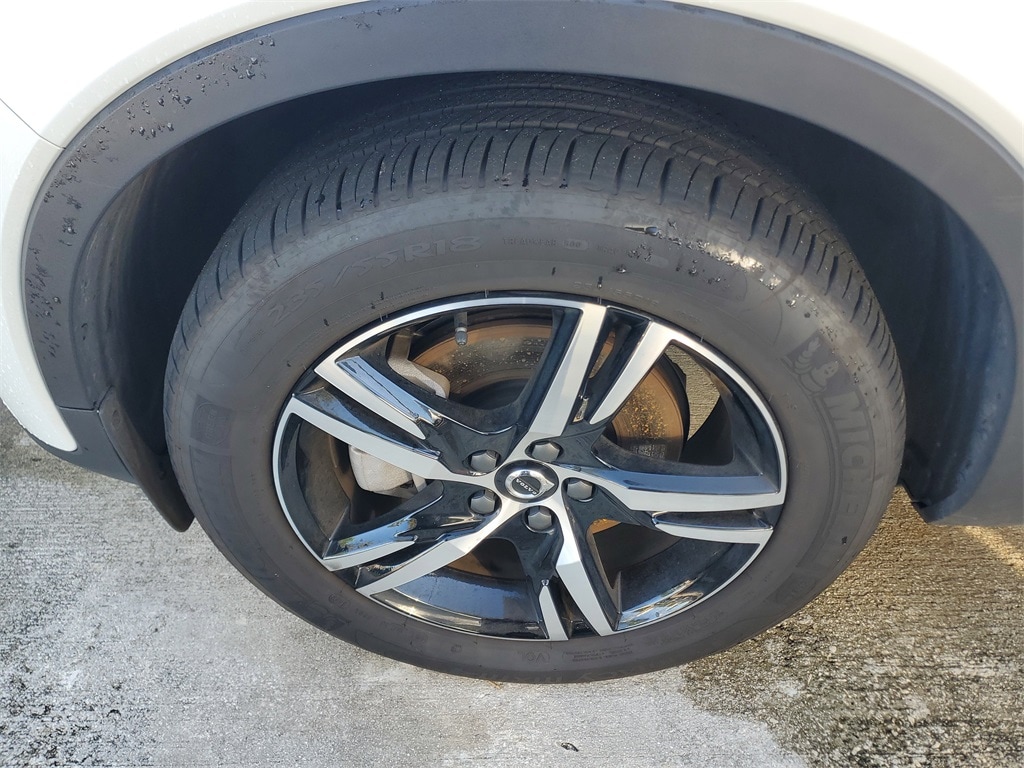 Certified 2025 Volvo XC40 B5 Core Bright Theme SUV