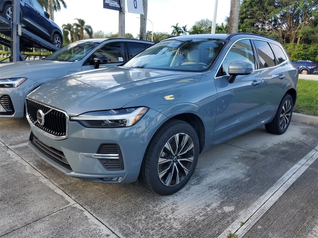 2023 Volvo XC60 B5 photo 3