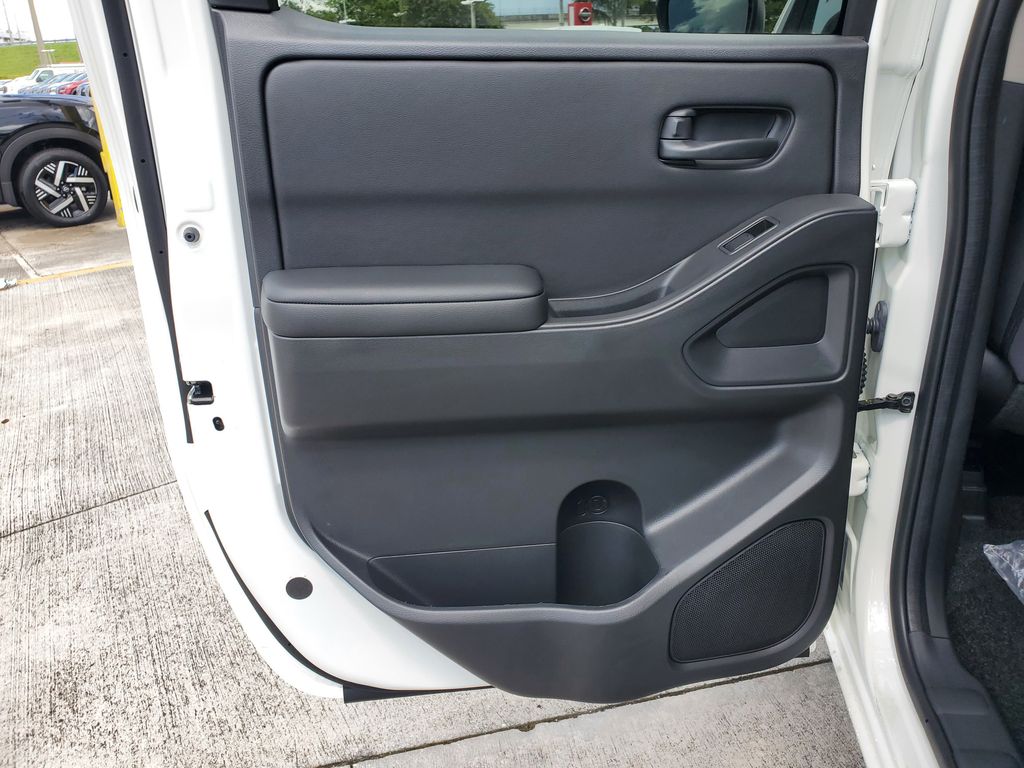 2026 Nissan Frontier S - Photo 8