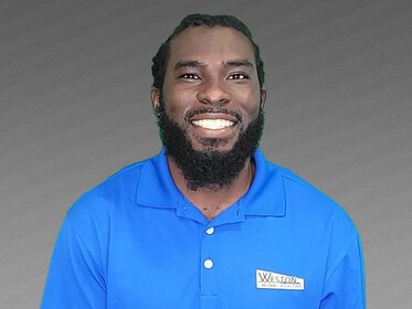 Staff member DAVIN DAVIS from 61cc6ba861c8