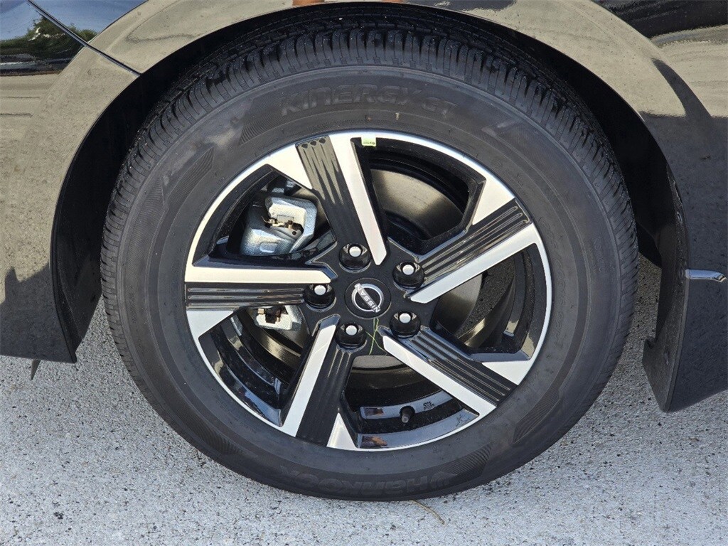 2025 Nissan Sentra SV photo 2