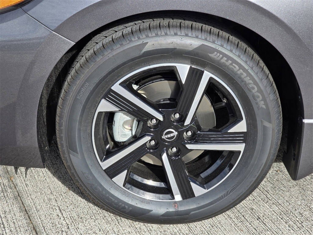 2025 Nissan Sentra SV photo 4