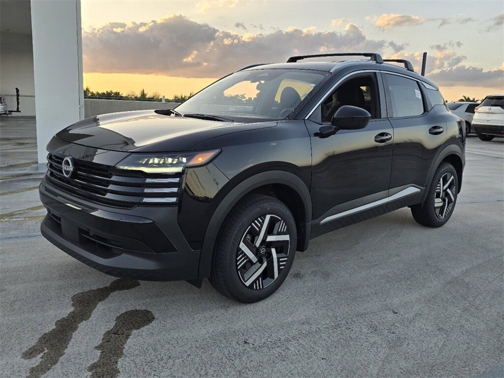 2025 Nissan Kicks SV photo 3