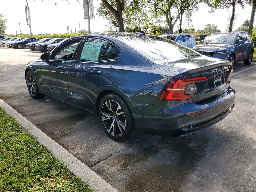 2023 Volvo S60 B5 AWD photo 4