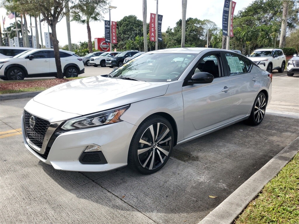 2020 Nissan Altima 2.5 SR photo 3