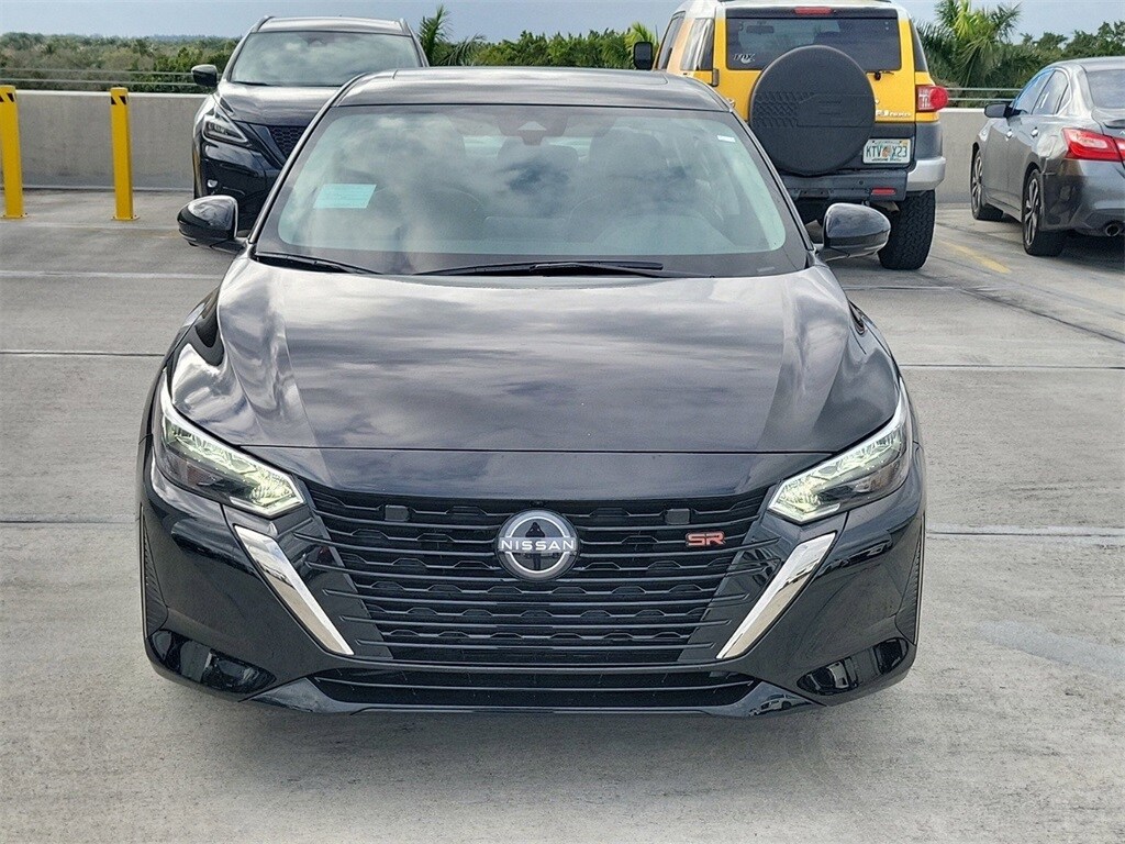 2025 Nissan Sentra SR photo 2