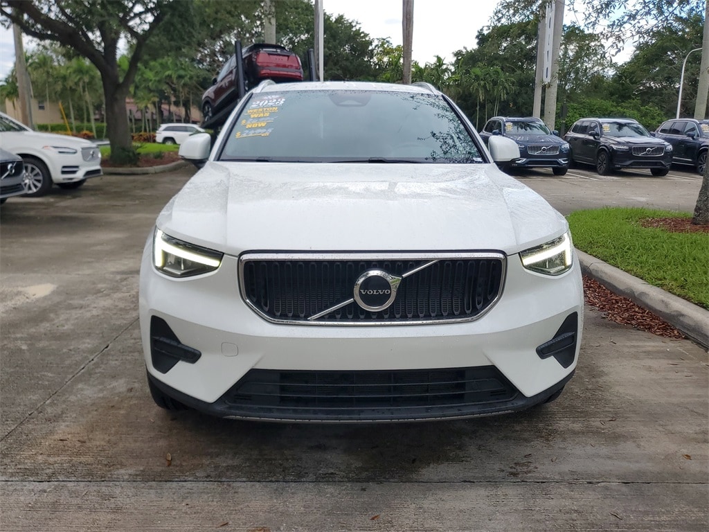 Certified 2023 Volvo XC40 B4 FWD Core SUV