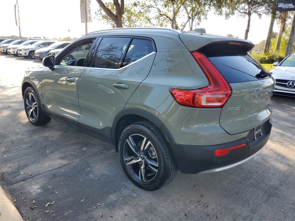 Certified 2024 Volvo XC40 B5 Core SUV