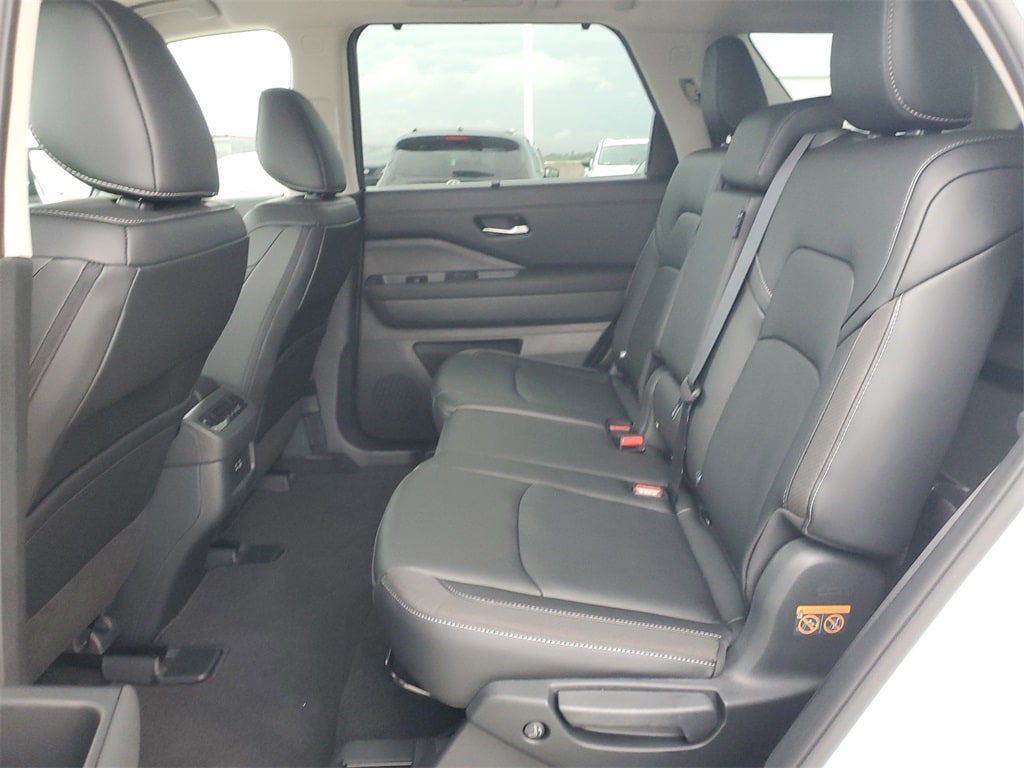 New 2025 Nissan Pathfinder SL SUV