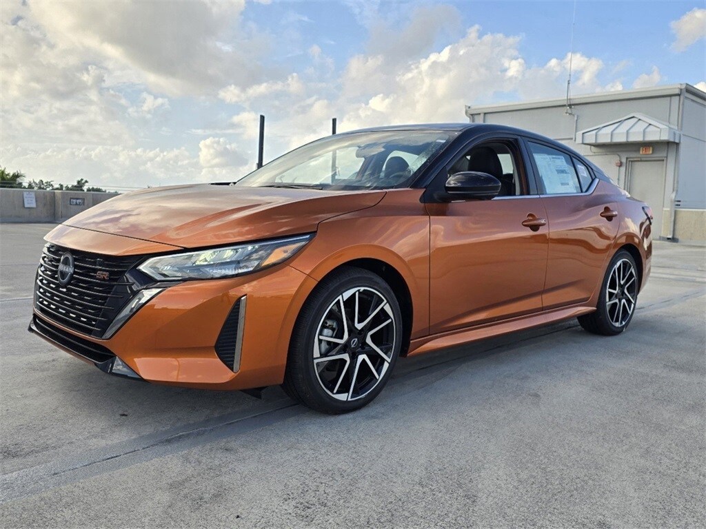 2025 Nissan Sentra SR photo 3