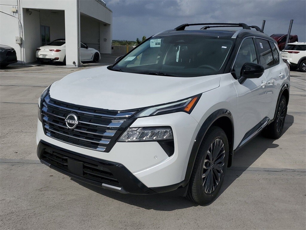 2025 Nissan Rogue Platinum photo 3