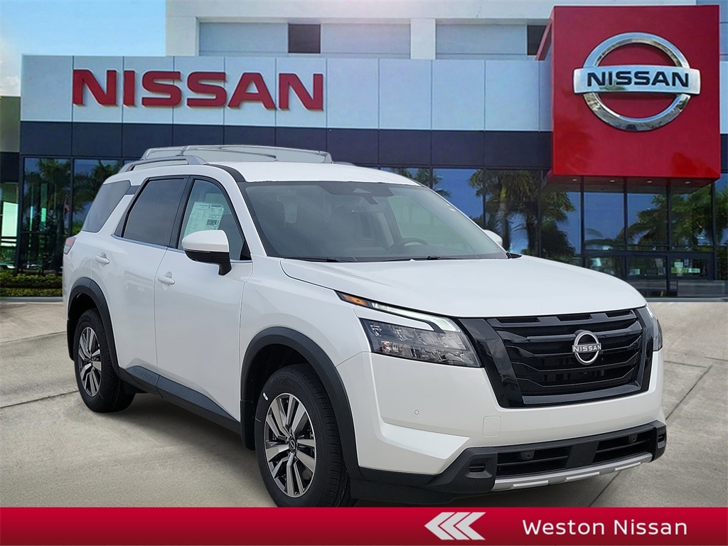 2025 Nissan Pathfinder SL
