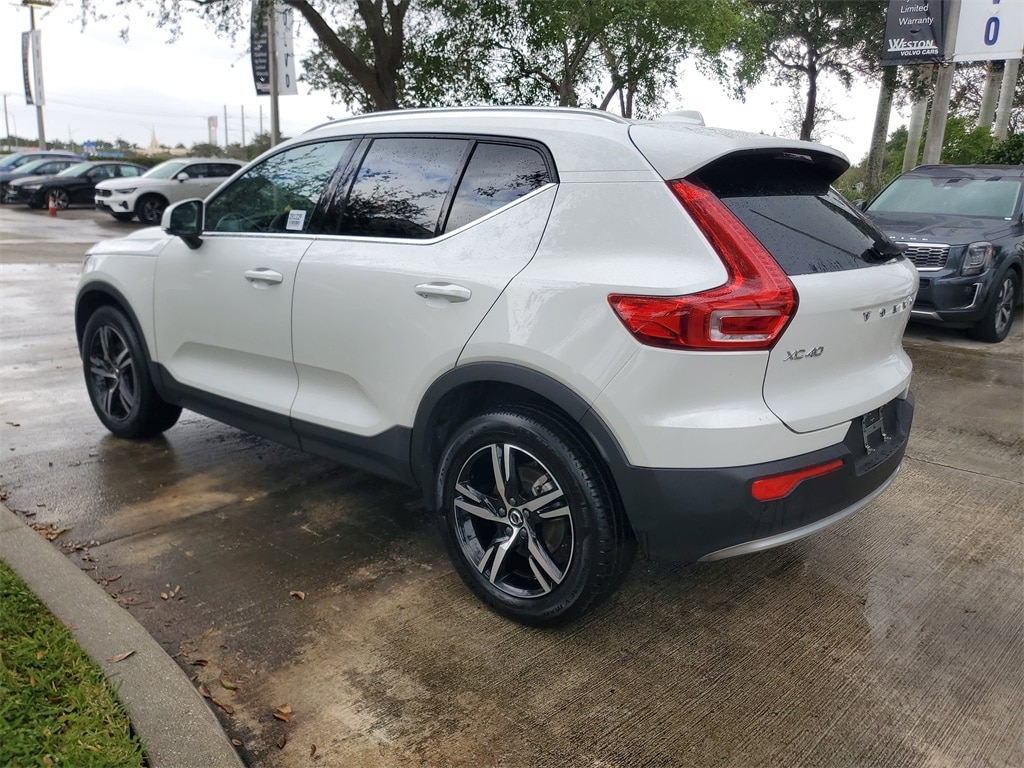 Certified 2025 Volvo XC40 B5 Core Bright Theme SUV