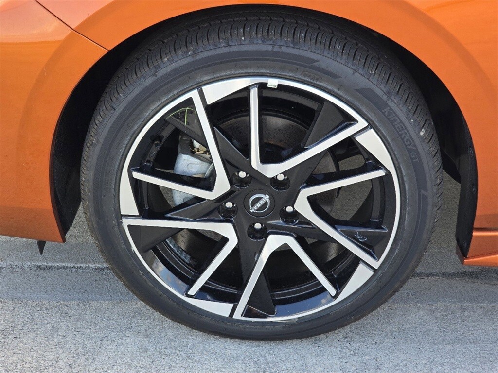 2025 Nissan Sentra SR photo 4