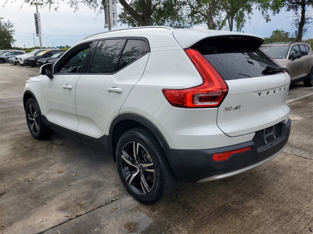 Certified 2023 Volvo XC40 B4 FWD Core SUV