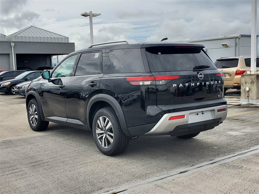 2025 Nissan Pathfinder SL photo 2