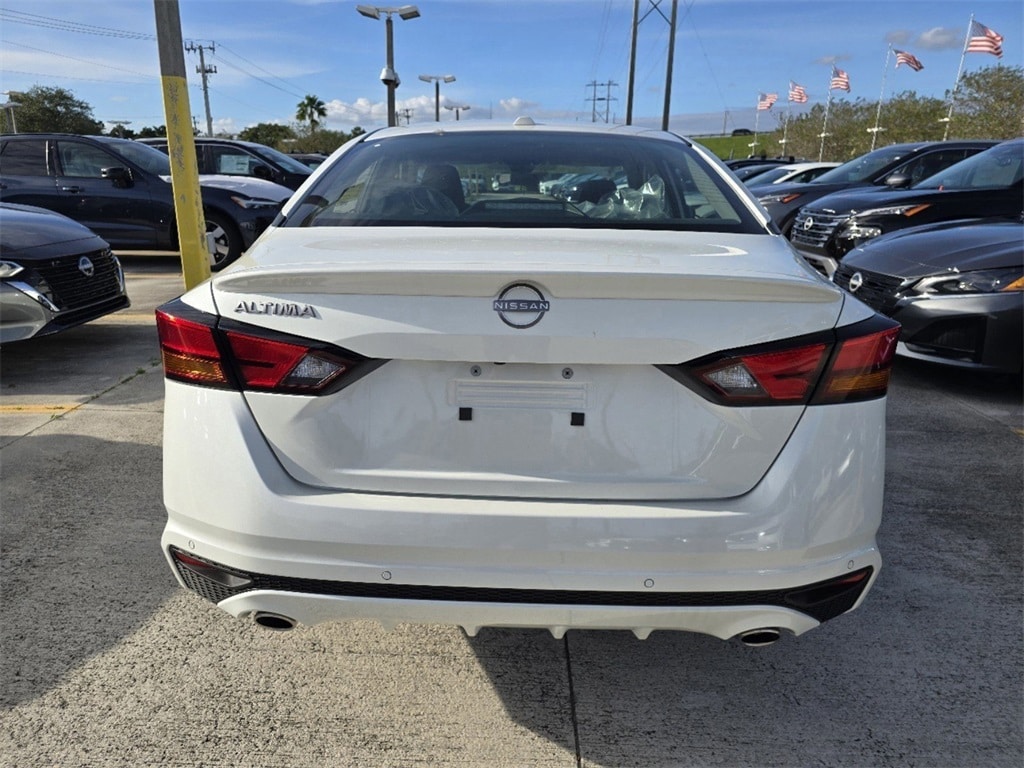 New 2025 Nissan Altima SV Sedan