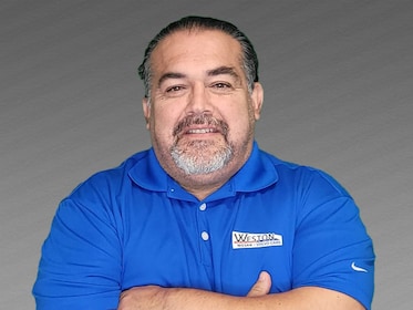 Staff member HERNAN HERNANDEZ from 61cc6ba861c8