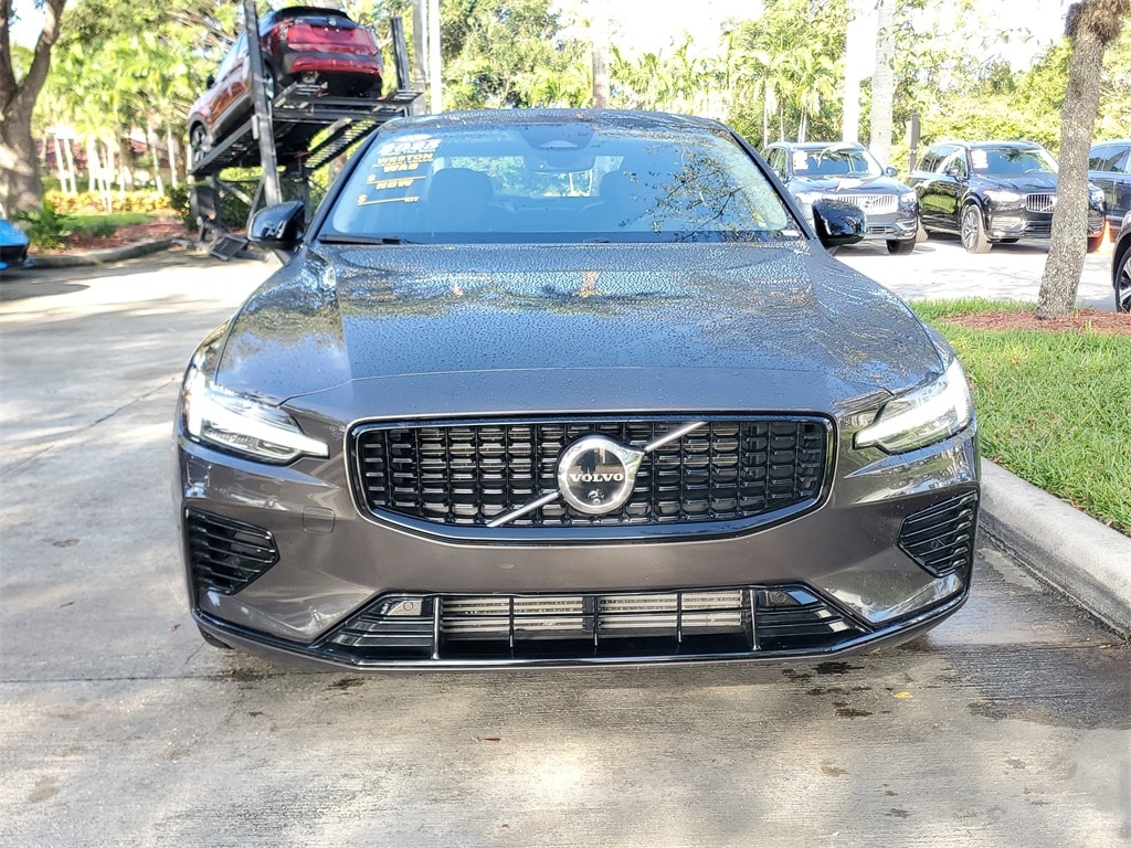 Certified 2025 Volvo S90 Plug-In Hybrid T8 Plus Sedan