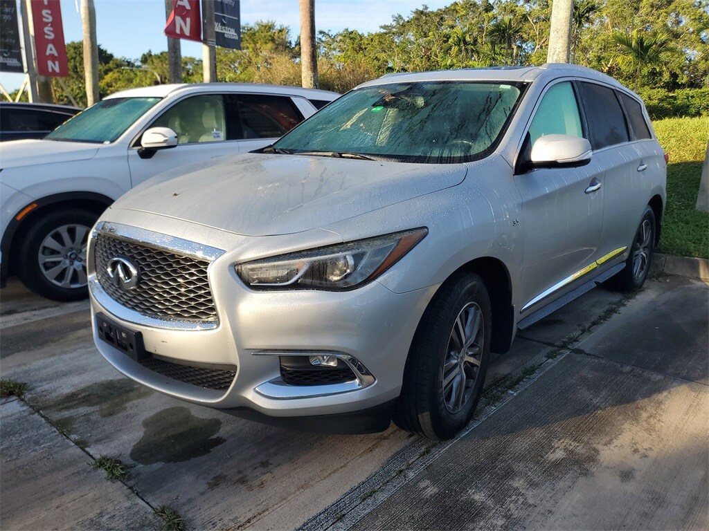 2020 Infiniti QX60 Luxe photo 2
