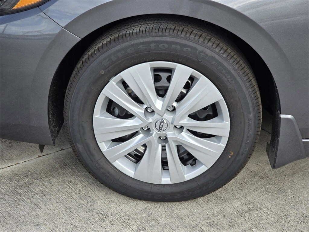 2025 Nissan Sentra S photo 4