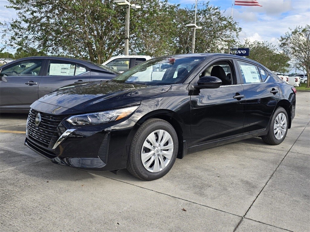 2025 Nissan Sentra S photo 3