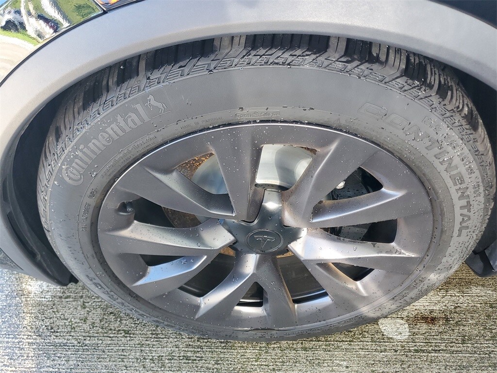 2023 Tesla Model X Standard Range photo 4