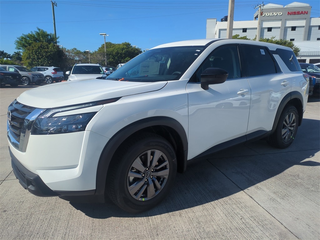New 2025 Nissan Pathfinder S SUV