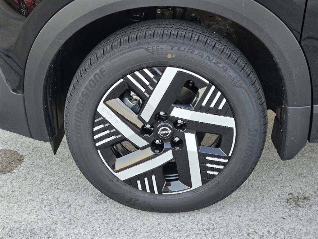 2025 Nissan Kicks SV photo 4