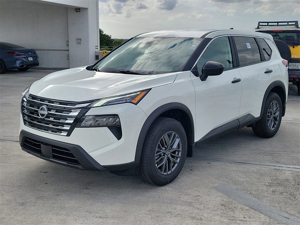 2025 Nissan Rogue S photo 3