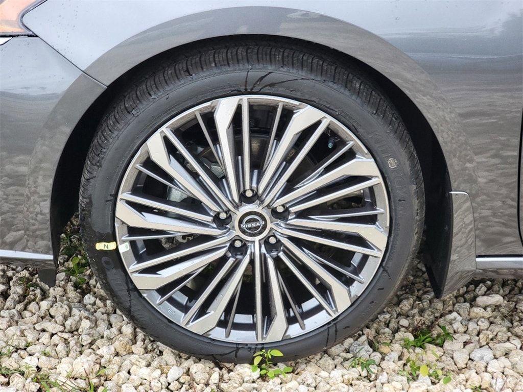 New 2025 Nissan Altima SL Sedan