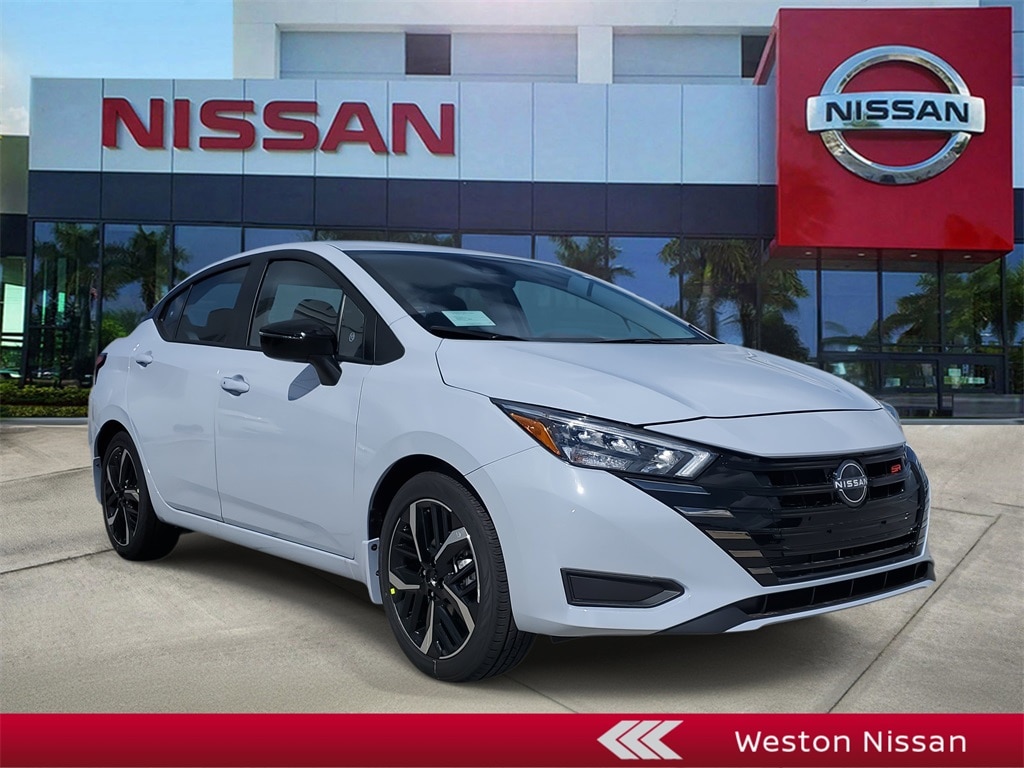 New 2025 Nissan Versa 1.6 SR Sedan
