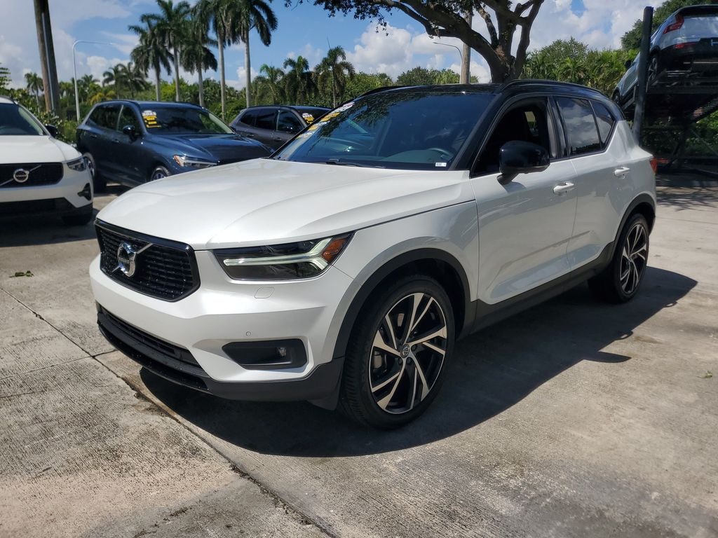 Used 2020 Volvo XC40 T5 R-Design SUV