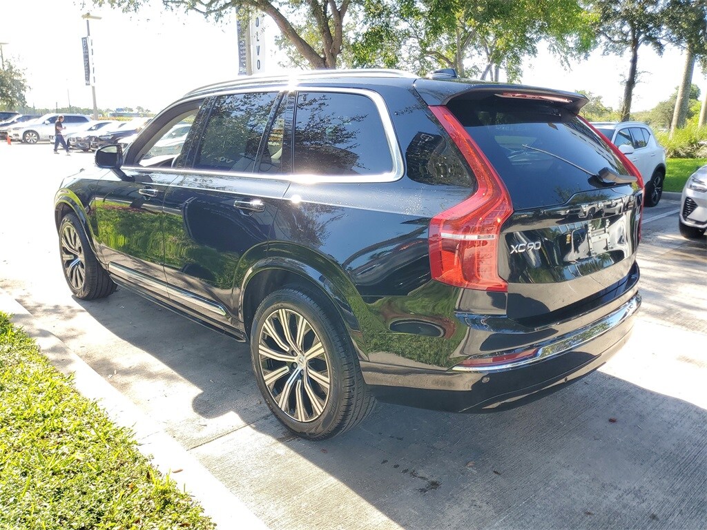 2025 Volvo XC90 B5 Core photo 4