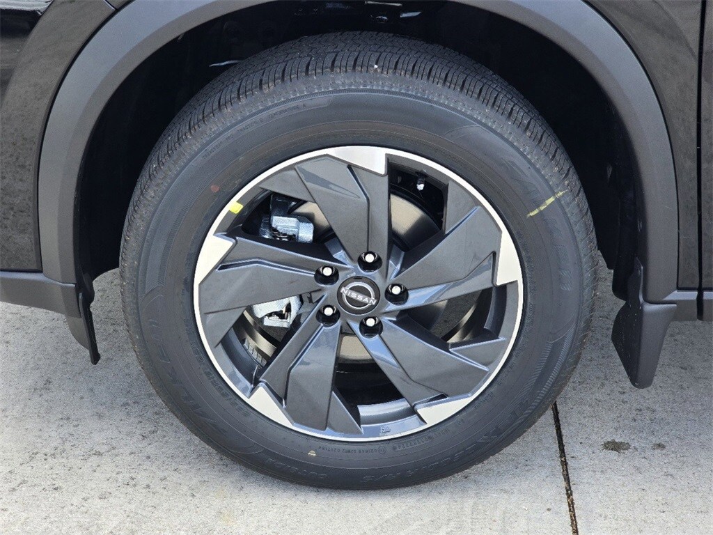 2025 Nissan Rogue S photo 4