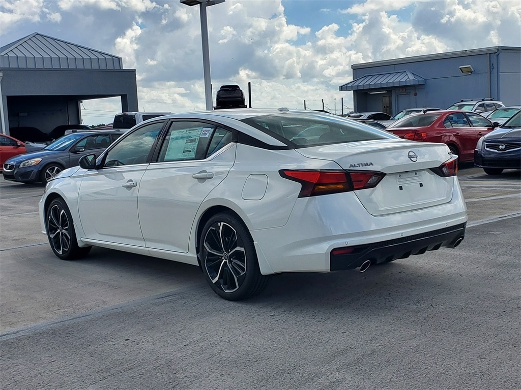 New 2025 Nissan Altima SR Sedan
