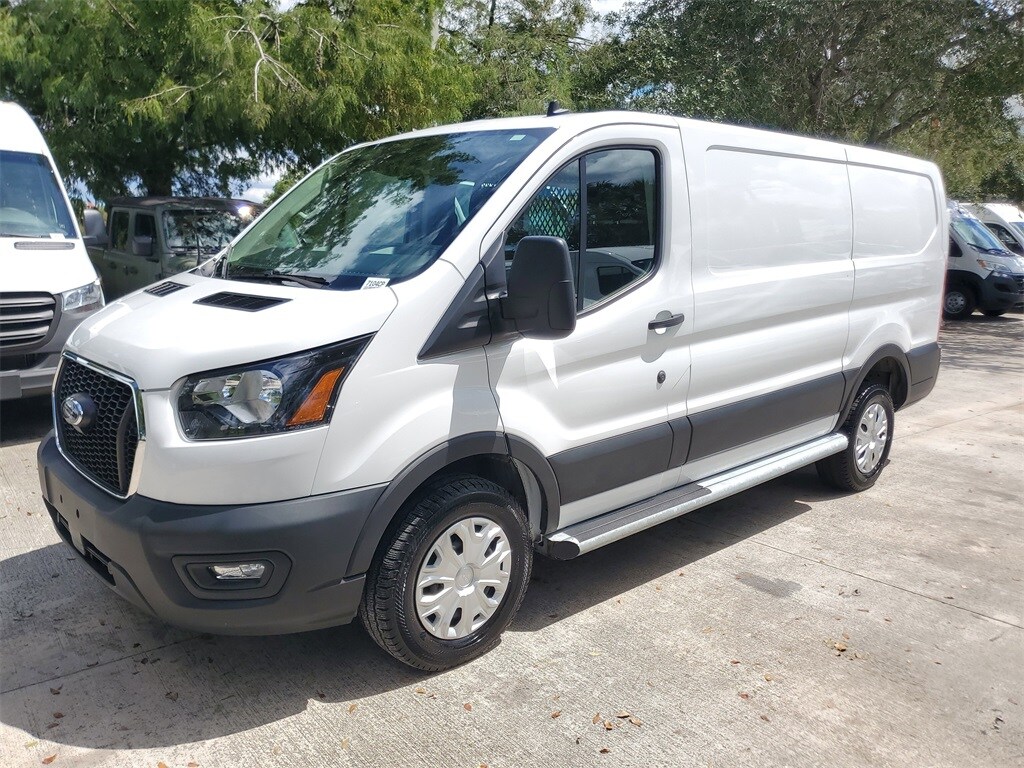 2024 Ford Transit photo 3
