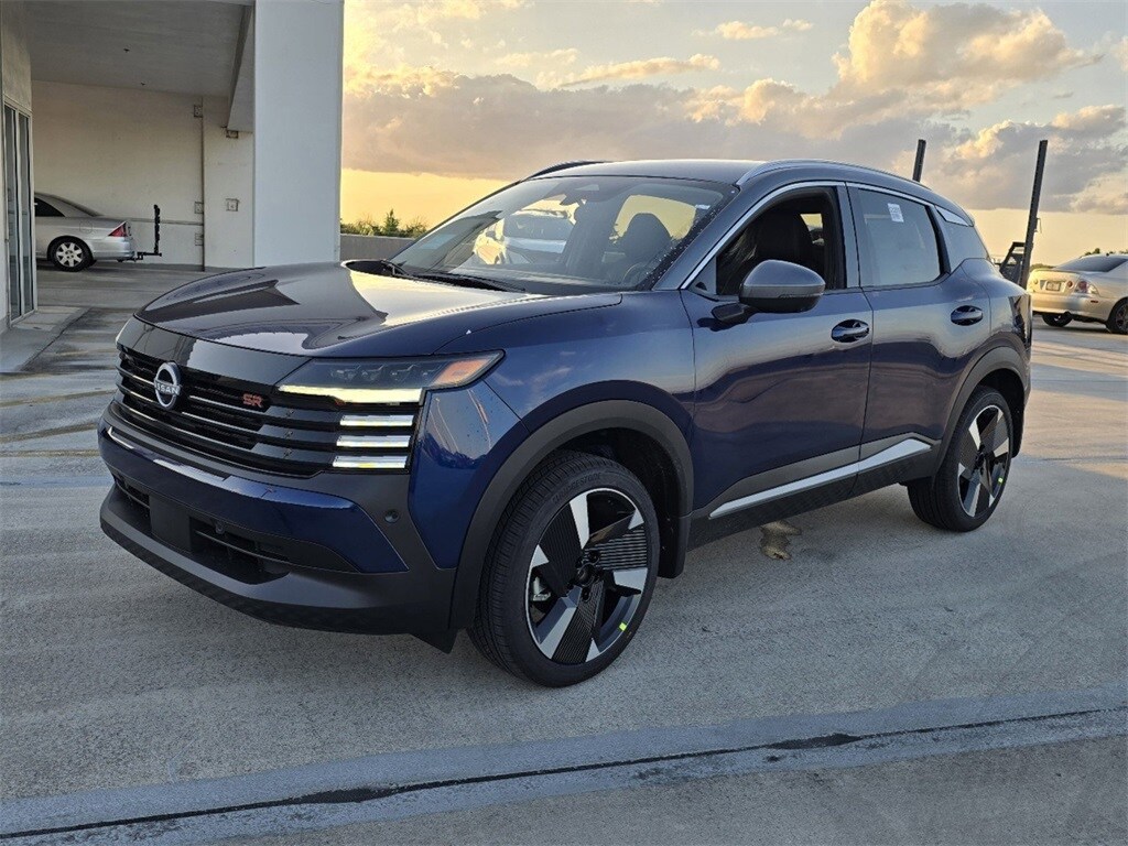 2025 Nissan Kicks SR photo 3