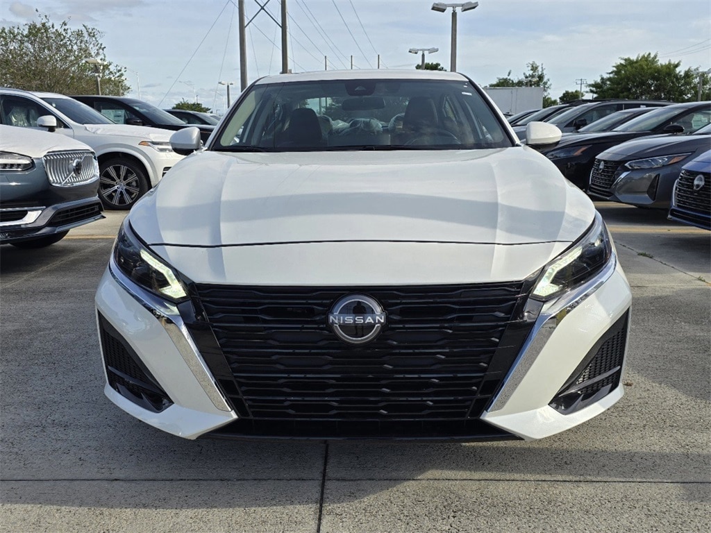 New 2025 Nissan Altima SV Sedan