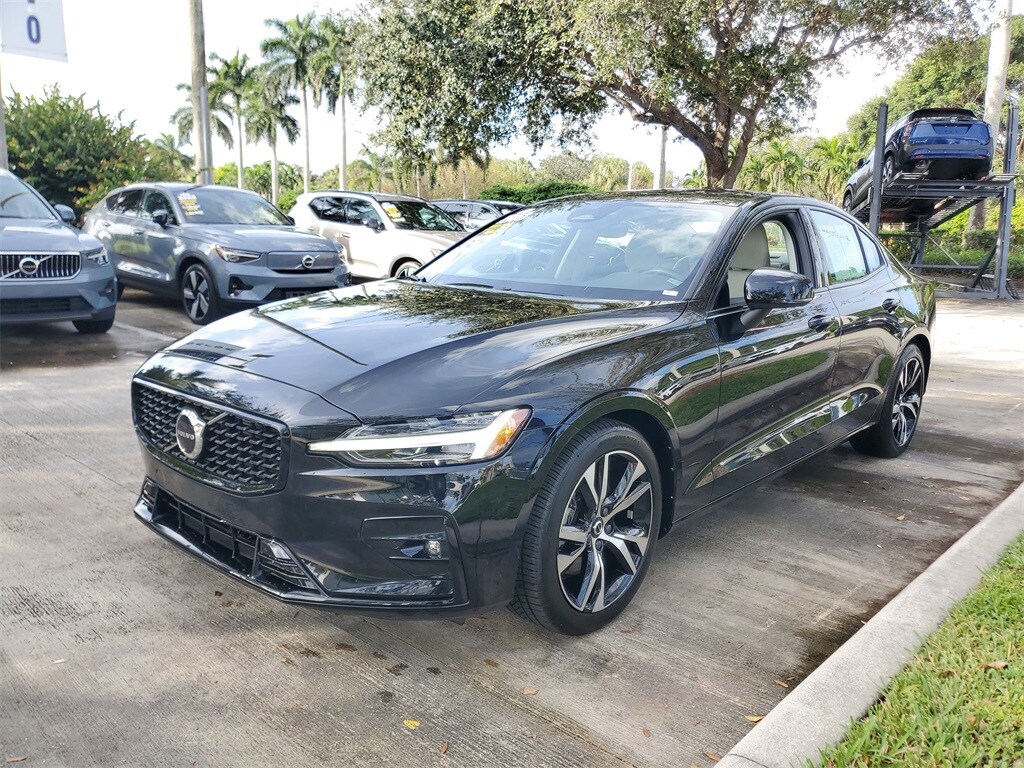 2023 Volvo S60 B5 photo 3