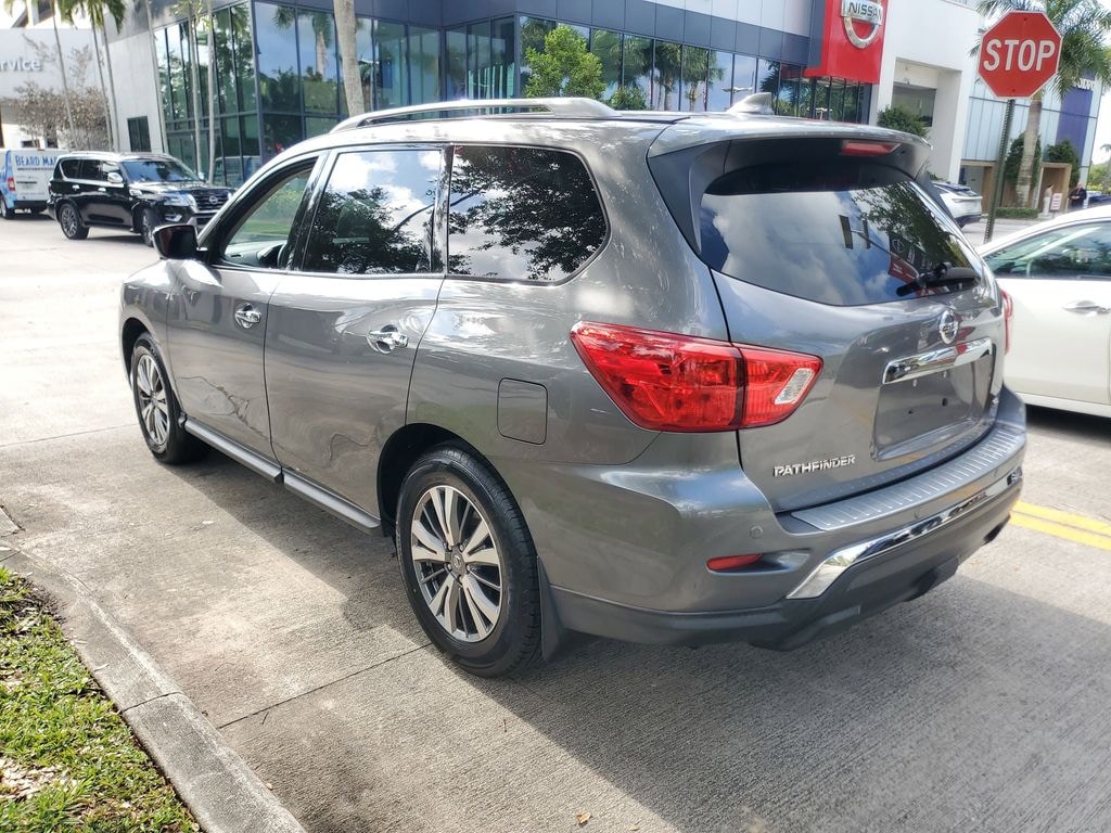 Used 2019 Nissan Pathfinder SL SUV