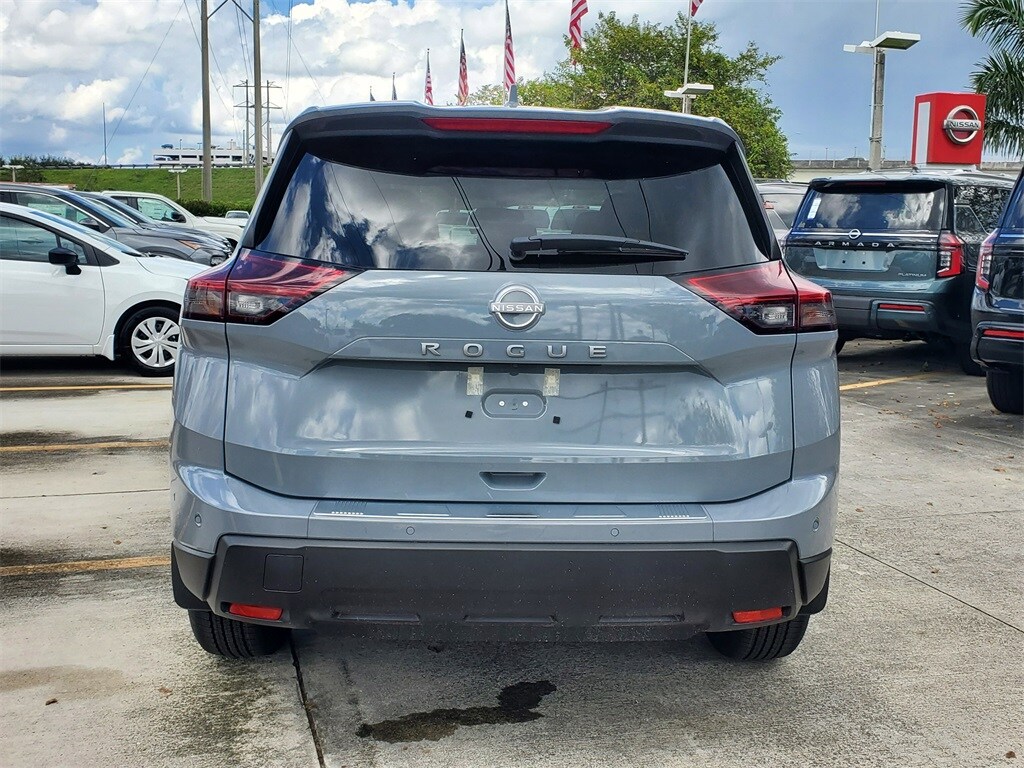 2026 Nissan Rogue SV photo 3