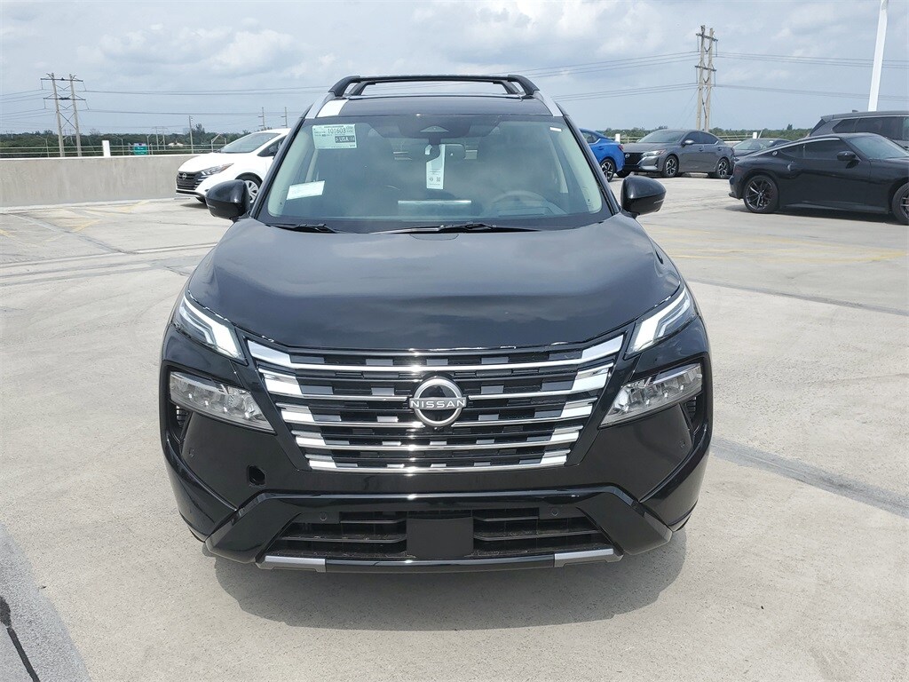 2025 Nissan Rogue Platinum photo 2