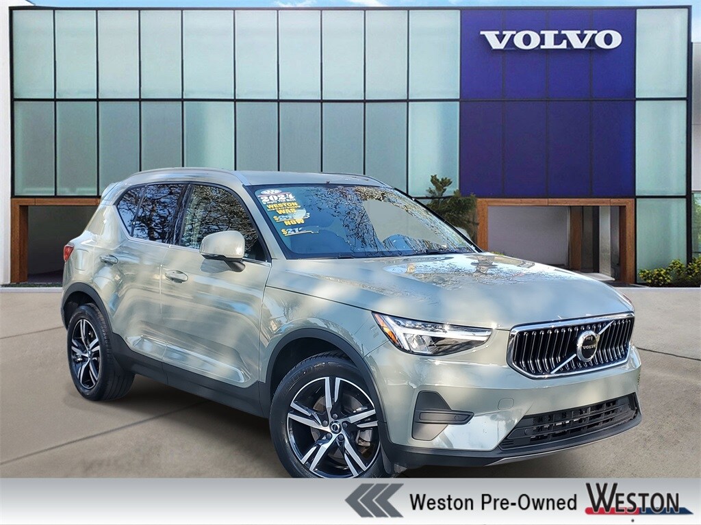 Certified 2024 Volvo XC40 B5 Core SUV