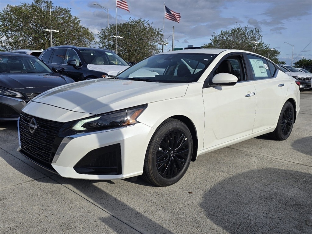 New 2025 Nissan Altima SV Sedan